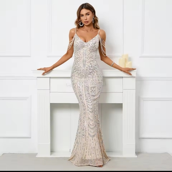 Stunning Cream and Silver Beaded Wedding Dress - Picture 6 of 14